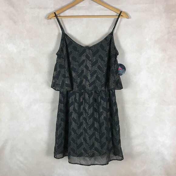 FISHBOWL Black/Gold Zig Zag Popover Dress NWT Large - Picture 10 of 10